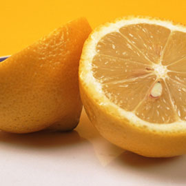 Clean Microwave With Lemon